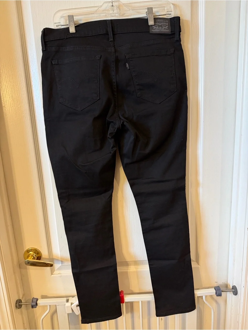 Levi Black Skinny Jeans - Slim Fit